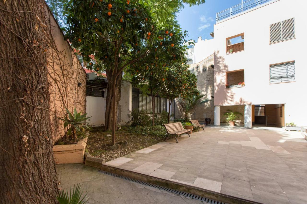 Lr2 Private Terrace & Parking Right In The City Center Sevilla Bagian luar foto
